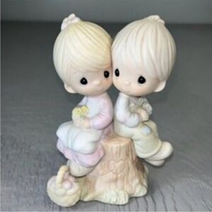 Enesco- Precious Moments- "Love One Another" Vintage Boy and Girl on Tree Stump.